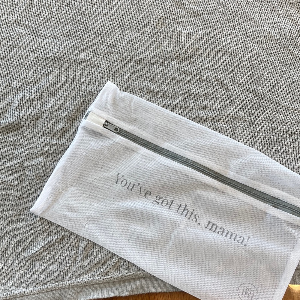 Amma cocoon nursing/car seat cover